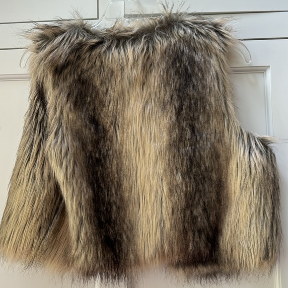 Jack by BB Dakota Tan Cropped Fur Vest Size small - Picture 3 of 9